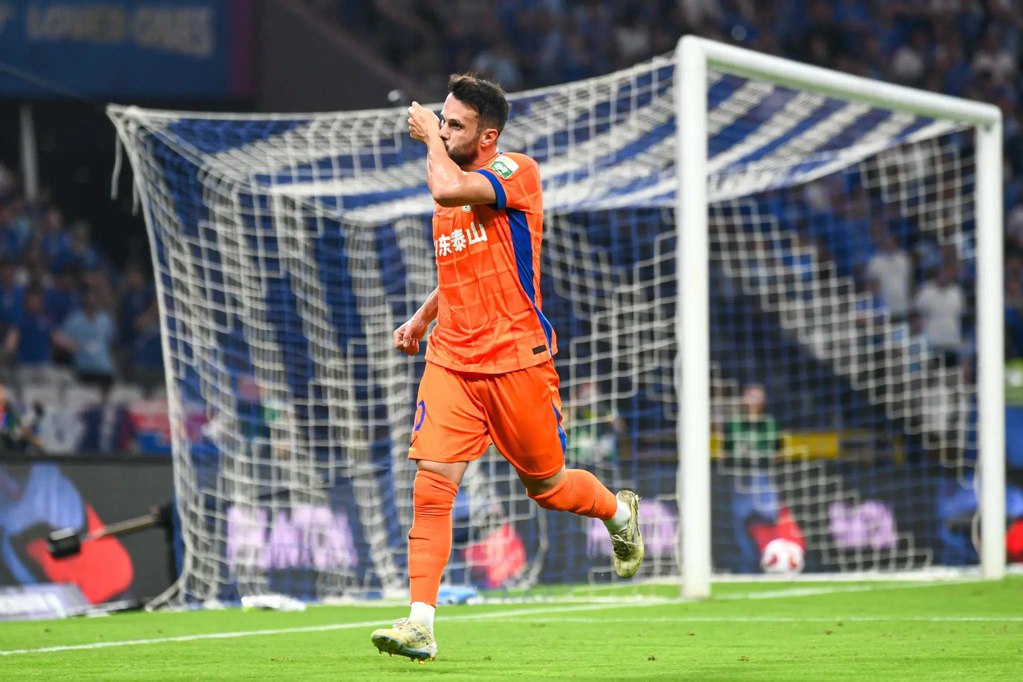 星空体育APP-这不续约？卡扎伊什维利近7轮中超打进13球