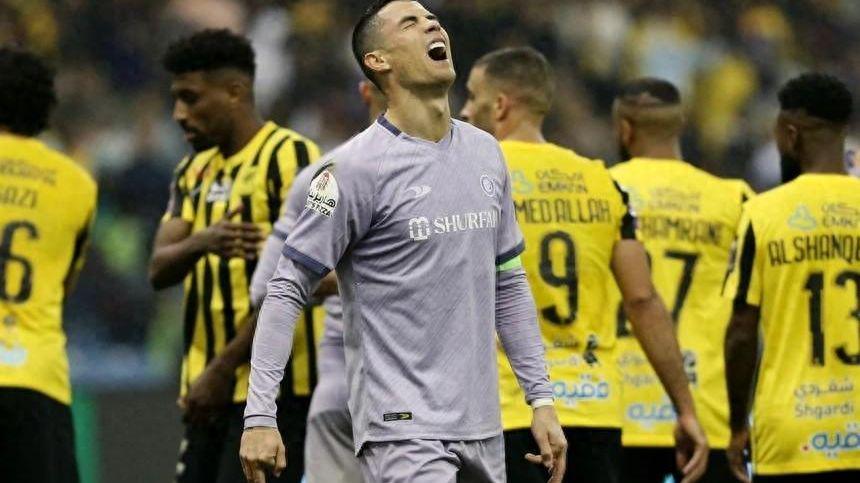 星空体育官网-费迪南德点出C罗在沙特的最大心魔：无冠恐成职业生涯遗憾